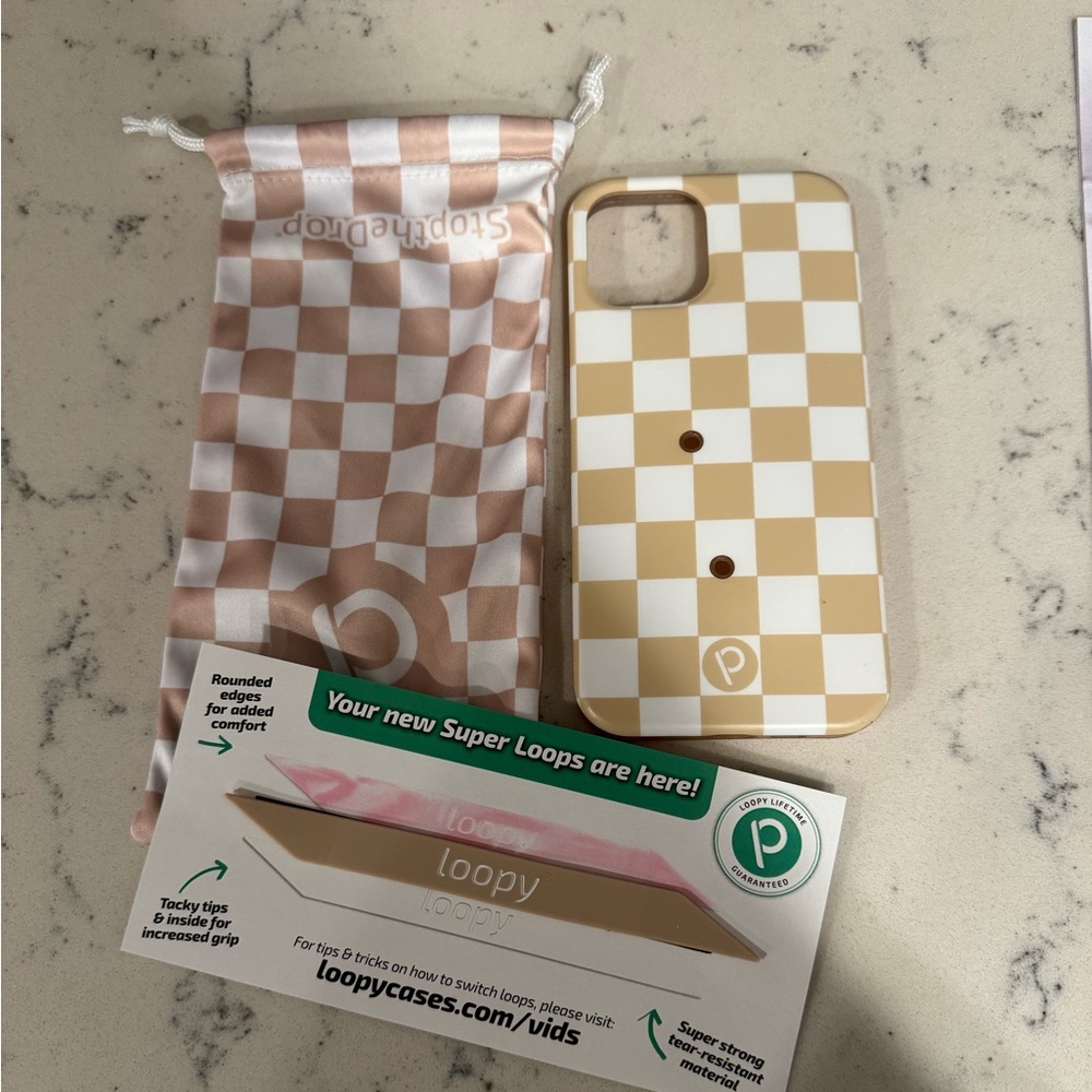 Loopy Original - iPhone 12/12 Pro (6.1" Screen) - Sand Dollar Checkered
